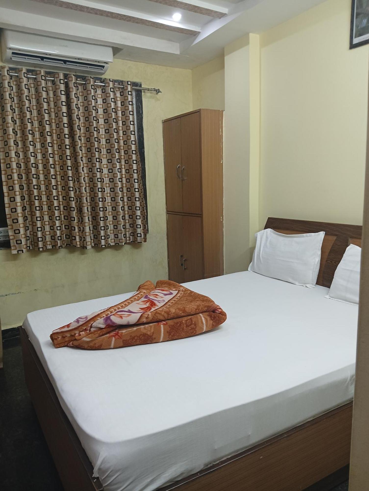 Omkaram Ashramam Gust House — Photos 3
